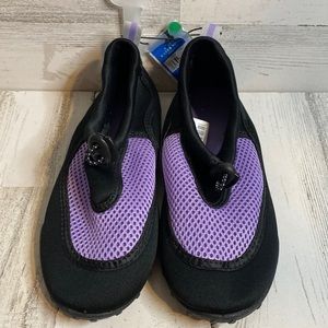 Girls Water Shoes Size M (2/3) NEW